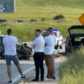 Vozila smrskana, delovi rasuti po putu, saobraćaj usporen: Teška nesreća kod Zlatibora (foto)