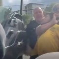 Policajci zaustavili mladića dok je išao na posao i rekli mu da "nema prava": Tajno snimio brutalno hapšenje
