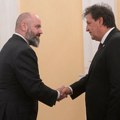 Gašić sa Bejkerom o unapređenju bilateralne vojne saradnje