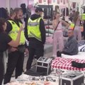 Karambol u eliti Obezbeđenje napravilo živi zid, pljušte uvrede na sve strane