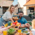 Značenje srpskih rodbinskih naziva: Znate li šta zapravo znači “zaova”, “jetrva” ili “svastika”? Istina će vas šokirati!…