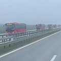 Zbog SNS autobusa blokirana Ibarska, kolone krenule i iz Novog Sada, neki stigli i do Sajma (video)