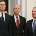 Dmitrijev, Vitkof i Kušner razgovarali u američkom paviljonu u Davosu