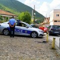 Priština ruši garaže u Severnoj Mitrovici čiji su vlasnici Srbi, prisutna tzv. kosovska policija