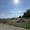 Posečeno drveće i rastinje na Adi na mestu na kojem je planiran panoramski balon