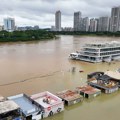 Poplave u Kini: zmije na ulicama, pobegle životinje iz zoo-vrta
