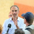 Unuk sovjetskog obaveštajnog oficira želi da postane predsednik Francuske