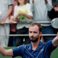 Медведев преокретом против Штруфа до трећег кола Шангаја