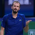 Medvedev pretio u Šangaju: "Ako mi to ne pokažete..." VIDEO