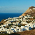 Zaboravite na Santorini: Grčko ostrvo sa prelepim plažama koje turisti još uvek nisu otkrili