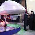 Iran predstavio dron koji može da leti 24 sata: "Mohadžer-10" ima domet od 2.000 kilometara (video, foto)
