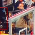 Skandalozno ponašanje - Jokićev saigrač pravio haos na meču: Bacio predmet na teren, pa pokazivao "novac" sudijama! (video)