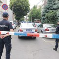 Žena nasmrt izbodena na Novom Beogradu: Pored nje ležao povređen muškarac, policija i Hitna pomoć na terenu