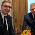 Vučić sa Ficom: "Pogačice sa čvarcima i čaša dobrog vina sa velikim prijateljem Srbije" FOTO