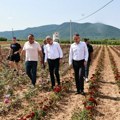 Ministar Glamočić u poseti domaćinstvima u Vrtogošu