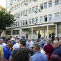Zatražen pritvor čelnika SDS-a, opozicioni zvaničnici ispred suda u Banjoj Luci