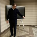 Vučić stigao u prostorije SNS, obraća se oko 22.00 sata
