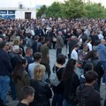 Protest u Drnišu nakon ubistva 19-godišnjeg Luke Milovca, građani traže odgovornost i promene sistema