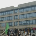 Okupljanje ispred Palate pravde uoči suđenja studentima uhapšenim posle Vidovdanskog protesta