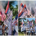 (Foto/video) "Srpski narode, predsedniče vidimo se u Beogradu" Novosađani krenuli pešice put prestonice s Petrovaradina…