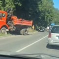Stravičan udes na magistrali kod Užica: Zakucali se kamion i dva vozila, hitne službe na terenu! Stvaraju se ogromne gužve…
