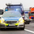 Nemački policajci optuženi da su se trkali patrolnim kolima: "Zamalo su se sudarili sa kamionom"