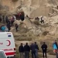 Tragedija u Kapadokiji: Urušio se čuveni Vilinski dimnjak, ima poginulih i povređenih (video)