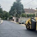 Sređena još jedna ulica: Novi asfalt postavljen u Ulici prvoboraca u Kneževcu