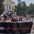 Vlast u Srbiji vrši desetogodišnju torturu nad našim zdravim razumom: Profesor Čedomir Čupić na protestu u Kragujevcu…