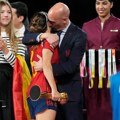 Poljubac koji je potresao sportski svet – predsednik fudbalskog saveza Španije suspendovan, zabrana prilaska fudbalerki