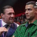 Mekgregor seo pored Ronalda, a njemu muka... Svi pričaju o najneprijatnijem snimku godine! (video)