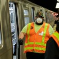 Najmanje 20 ljudi lakše povređeno kada je voz metroa u Njujorku iskočio iz šina