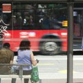 "Ispred autobuske stanice mi prilazi dečko, ostavio mi mamin broj" Kad je došao kući shvatio je jezivu istinu (foto)