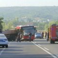 MUP: Uhapšen vozač autobusa koji je udario u kamion jutros kod  Umke