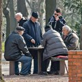 Starosna granica za penziju raste na 70 godina?! Stariji građani se pobunili, neće moći ovo da podnesu