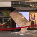 Obrušio se deo nadstrešnice u Knez Mihajlovoj 10