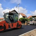 Posle više od 30 godina asfalt stigao u Belodrimsku ulicu (FOTO)