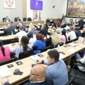 Odbornici vladajuće koalicije u Skupštini Beograda, posle pauze odbili sve predloge opozicije