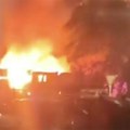 Tragedija u Vrbasu: Izbio veliki požar kod solitera, pronađeno telo