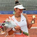 Dejana Radanović podigla pehar na turniru u Belgiji: Srpkinja je ovom pobedom skočila za 100 mesta na WTA listi