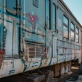 Srbija voz traži firmu koja će skinuti grafite sa vozova