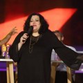 „Sa hemioterapija idem na svirku“: Popularna pevačica treći put vodi tešku borbu sa rakom