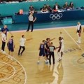 Scene koje kvare prelepu utakmicu: Lebron želeo da se sukobi sa Petruševom! (video)