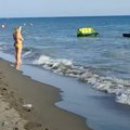 Zatvorena je poznata plaža na Jadranu Otkrivene velike količine opasne bakterije, prave haos u organizmu