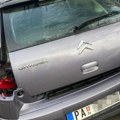 Niko ne zna šta se dogodilo: Pančevce 1. januara sačekali demolirani automobili na parkingu: