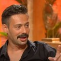 (Video) "Učio me otac stari..." Glumac Milan Vasić podelio dirljiv video u kojem peva sinu despotu! Raznežio sve na društvenim…