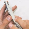 Kupio novi iPhone Air i odmah ga namerno polomio: Šok testom Apple razbio sve mitove (video)