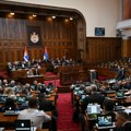 Skupština Srbije: Nastavljena sednica, deo opozicije u sali: Na dnevnom redu 47 tačaka, među njima i predlozi zakona o…