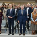 Macut i Mesarović uručili 25 rešenja o dodeli subvencija porodičnim firmama i mladima