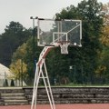 Građani sređivali košarkaško igralište u Velikom parku u Kragujevcu